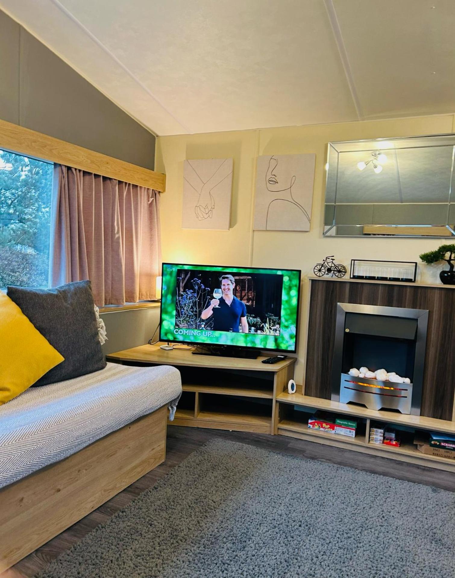 Beautiful 8 Birth Holiday Home - Tattershall Lakes Ngoại thất bức ảnh